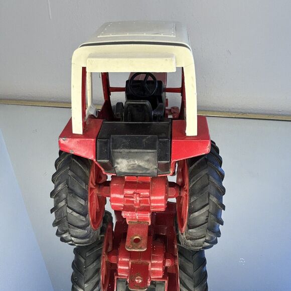 ERTL International 1586 Tractor With Cab 1/16 Scale Diecast Vintage Collector - Picture 8 of 10